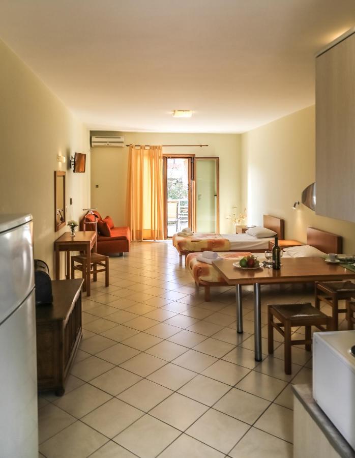 Eleni Suites Methoni Экстерьер фото