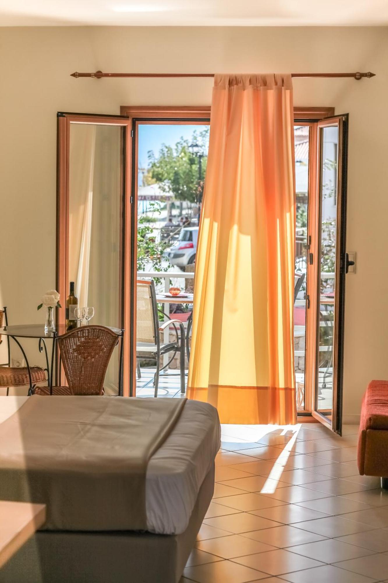 Eleni Suites Methoni Экстерьер фото